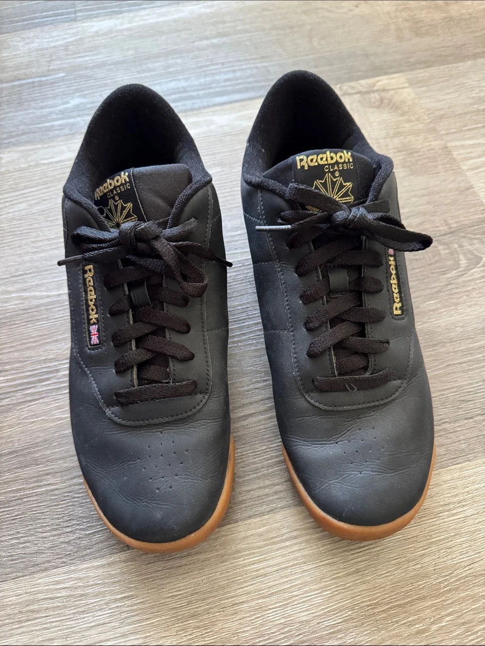 Reebok sleek black